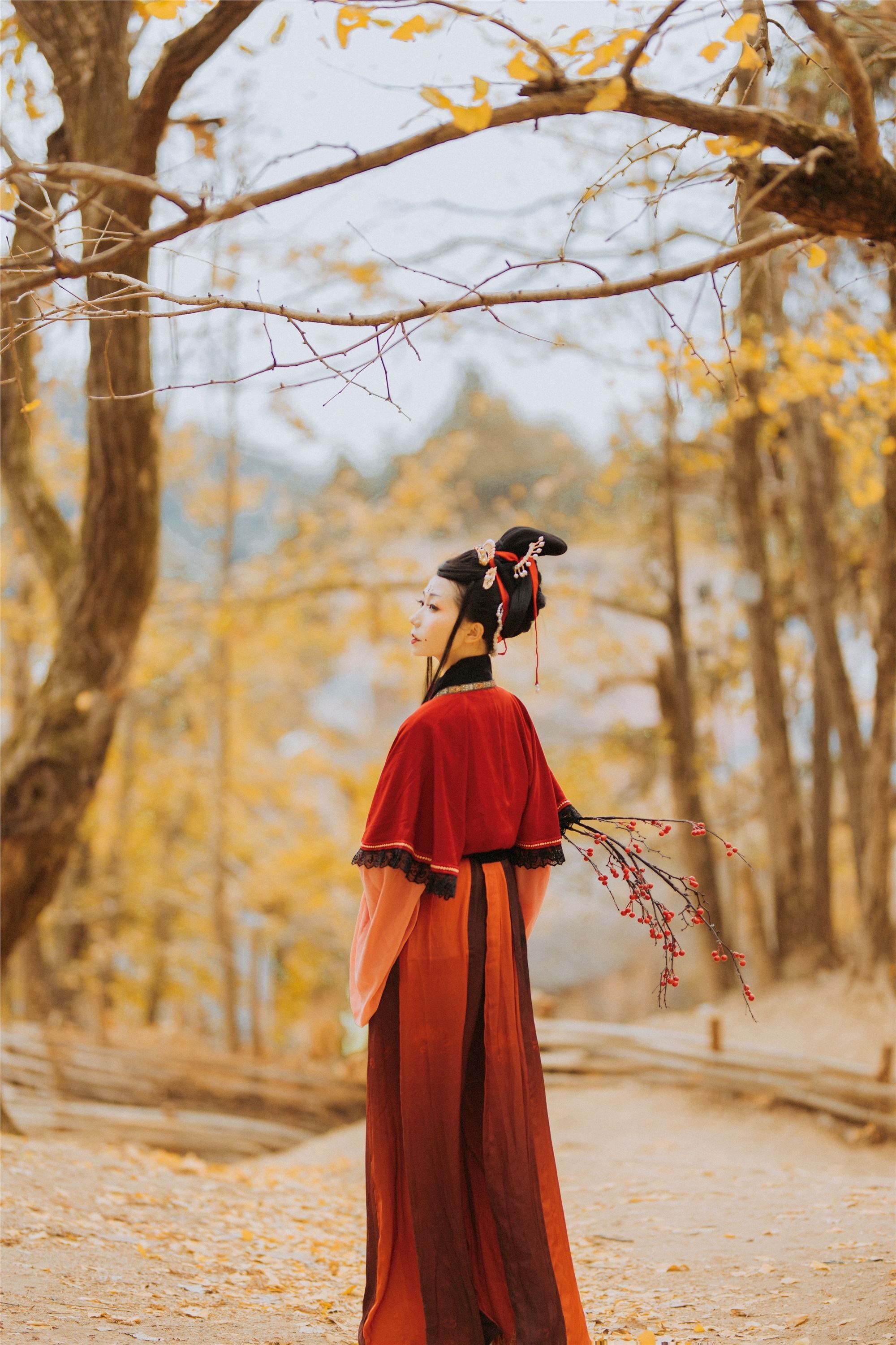 YITUYU艺图语 2021.09.03 满地秋 谭子